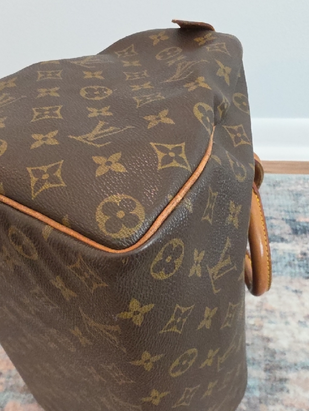 Impeccable Vintage Louis Vuitton Speedy 35 Monogram Satchel - Picture 11 of 15